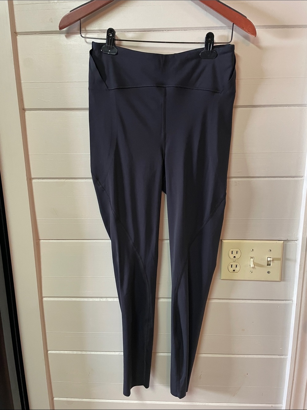 Lululemon Women’s Black Leggings Size 6.